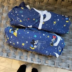 LITTLE SLEEPIES WOMEN DISNEY! Size medium! Long sleeve